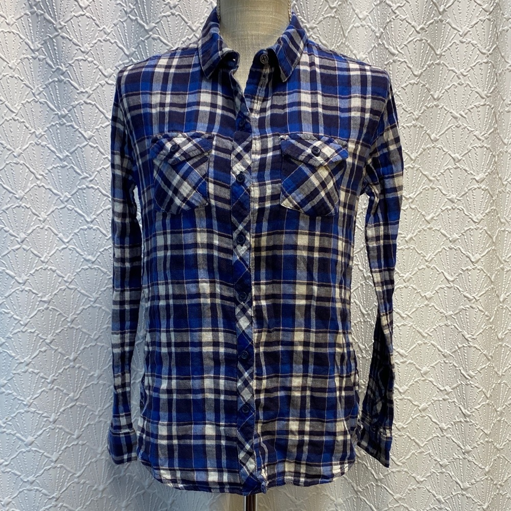 Beachlunchlounge size small petite Navy and White plaid Checkered‎ flannel